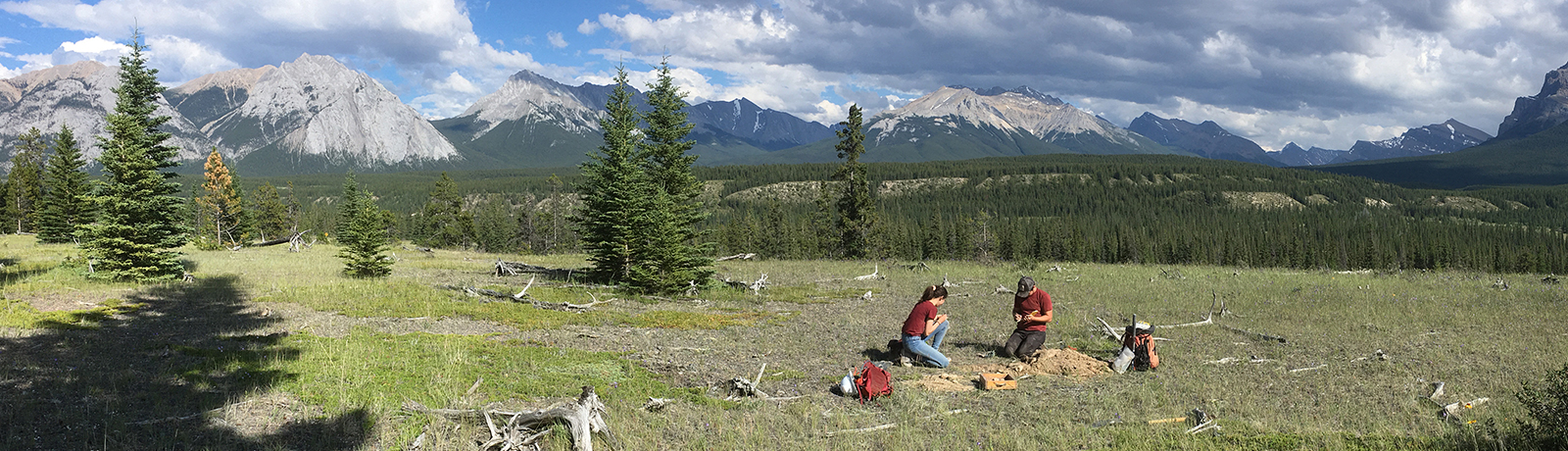 Students identify areas in the upper North Saskatchewan River valley that may contain evidence of the earliest human and animal dispersals into Alberta following the last ice age.