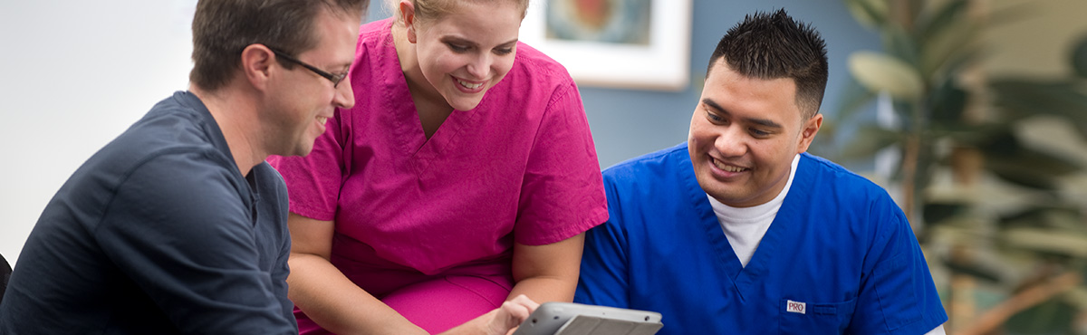 psychiatric nursing students monitoring a simulation