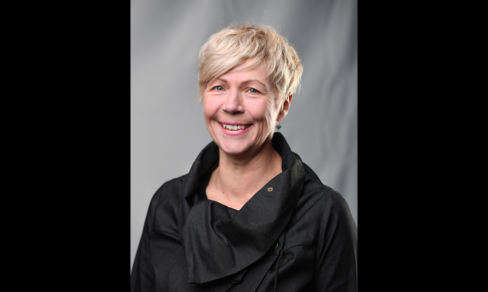 Headshot of Annemarie Leenhouts-Petrov