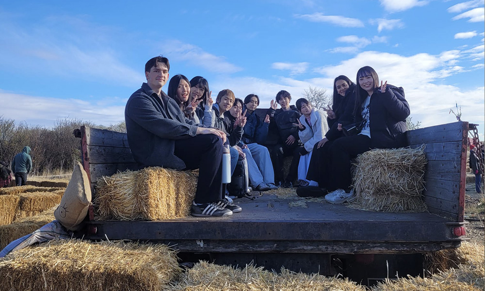 Students get ready for a hay ride